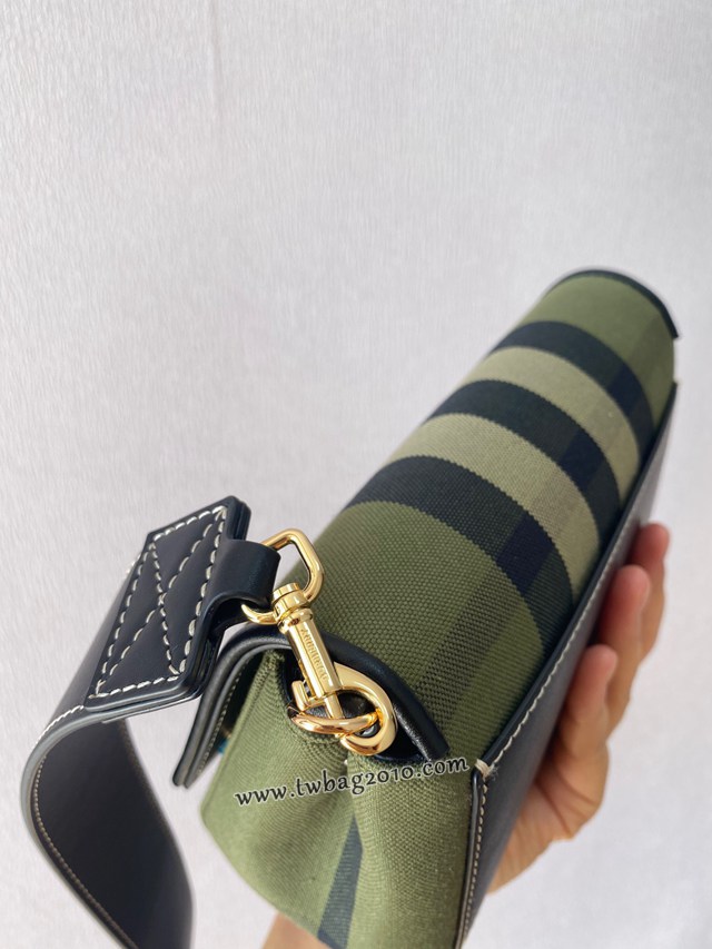 Burberry專門店新款斜背包 巴寶莉格紋帆布女士單肩斜挎包 yxb1098